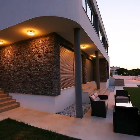 Villa Leon's Holiday 2